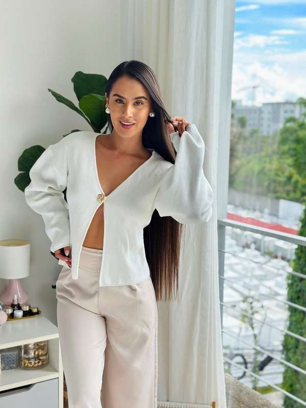 Sweater divino se puede usar así casual o obvio para un look formal