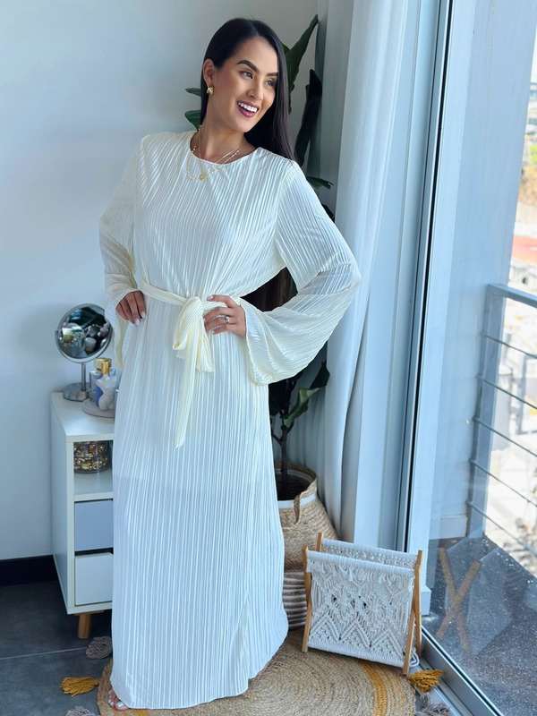 Maxi Dress espectacular, blanco hueso para un look lindo y elegante